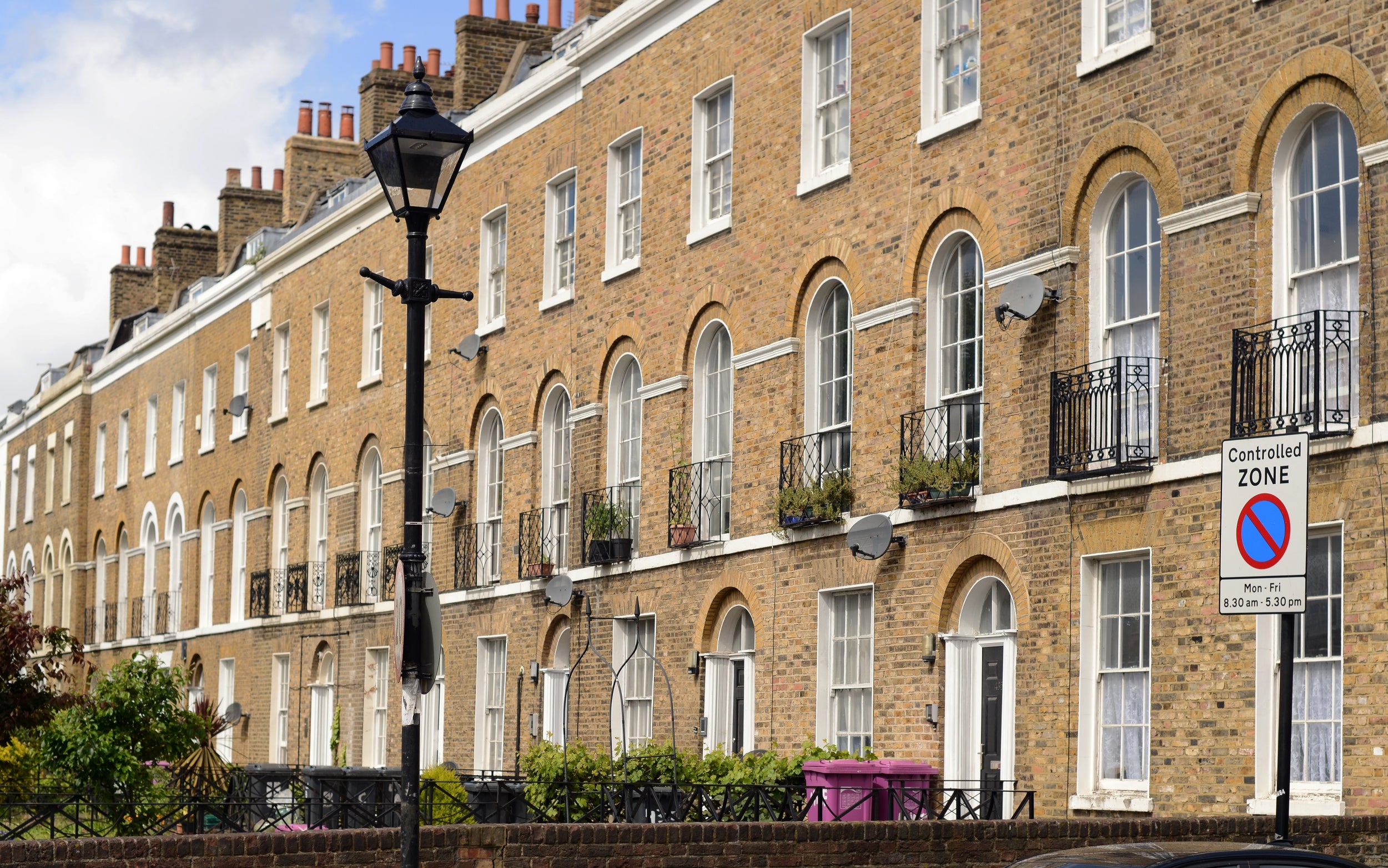 Asking prices for houses in London are up by more than £18k 