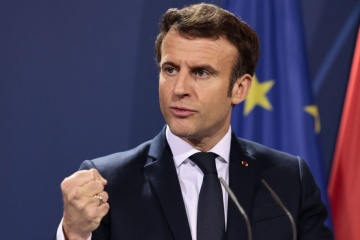 Macron does not rule out sending troops to Ukraine if Russia breaks through defense and there is request from Kyiv