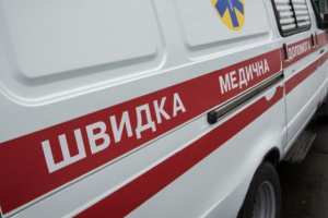 На Донеччині загарбники скинули вибухівку з дрона на авто, поранені троє цивільних