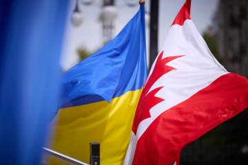 Україна отримає восени десять бронетранспортерів від Канади