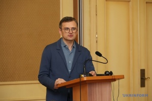 Кулеба заявляє про пошкодження половини енергосистеми України