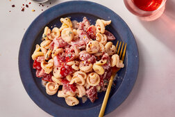 Image for Pasta With Fresh Tomatoes and Goat Cheese
