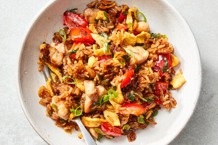 Arroz Chaufa (Fried Rice With Chicken and Bell Pepper)