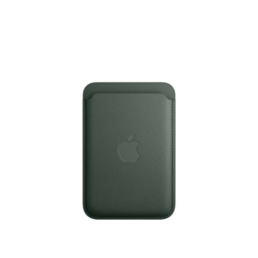 Vue avant d’un porte-cartes en tissage fin avec MagSafe chêne vert pour iPhone, montrant l’ouverture pour carte sur le dessus et le logo Apple au centre.