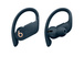 Los auriculares Powerbeats Pro True Wireless en azul marino llevan un sistema de enganche flexible que se ajusta perfectamente y almohadillas de distintos tamaños para ofrecer la máxima comodidad.