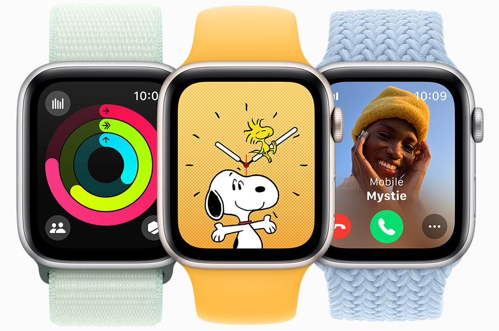 Apple Watch models arranged in a circle.