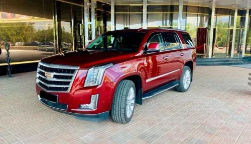 В Барнауле бордовый Cadillac Escalade в бронепленке продают за 7 млн рублей