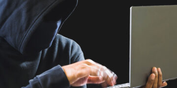 Dutch news website NOS discoversa network of internet scammers Featured Image
