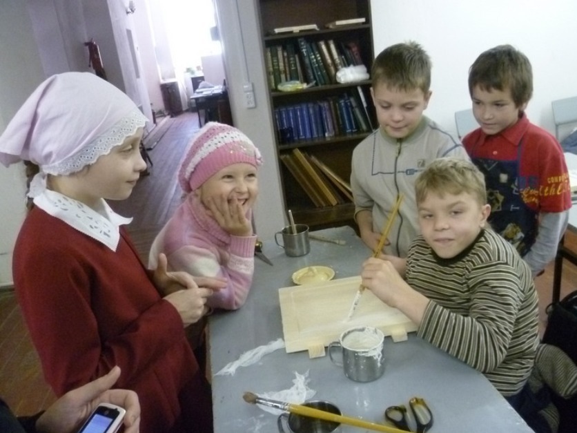 В Мирожском монастыре начала свою работу иконописная школа для детей