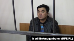 Прихожанин церкви адвентистов седьмого дня Ыкылас Садуакасов в суде, где его обвиняют в "возбуждении розни".