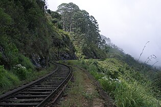 Высокогорная железная дорога рядом с Хапутале