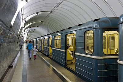 Посадочная платформа (в сторону станции «Римская») 4 сентября 2011 года