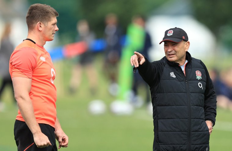 CHISWICK, ENGLAND - MAY 24: Owen Farrell of England speaks with Eddie Jones, Head Coach of England during a training session during a England Training Session on May 24, 2022 in Chiswick, England. (Photo by David Rogers/Getty Images)