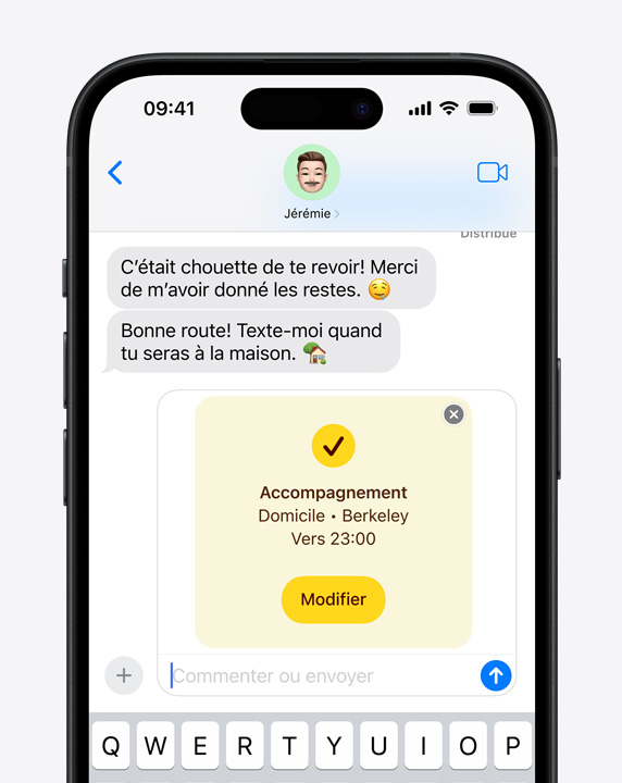 Plan rapproché d’une conversation iMessage avec notification Accompagnement.