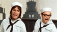 Британский певец Клифф Ричард и культовый английский комик Эрик Моркамб в костюмах матросов. 1973 г.