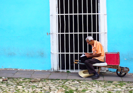 Luis Martinez, Cuba's 'imaginary tourist'