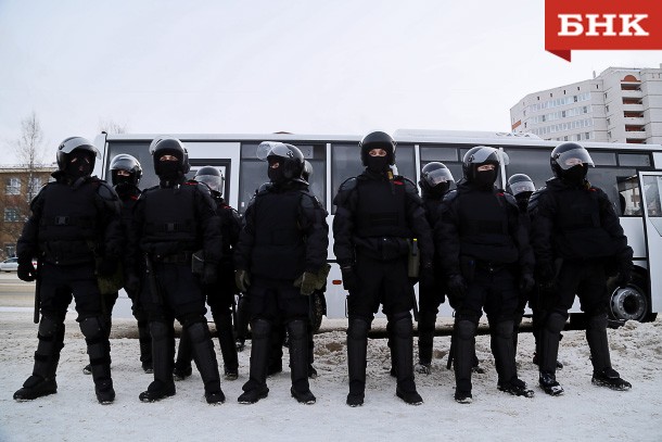 Бунт в колонии, взрыв на «Воркутинской», слияние СГУ и КГПИ: о чем писали газеты Коми в 2013 году