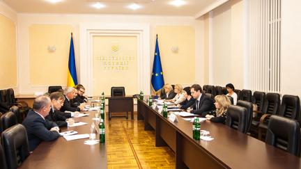 Правительство Украины и оппозиция одобрили план генерального секретаря по наблюдению за расследованием столкновений в Киеве