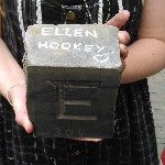 Letter 304 Ellen Hookey tekst in steen