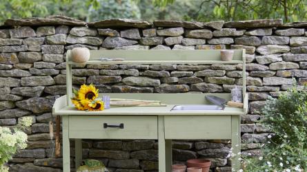 POtting bench