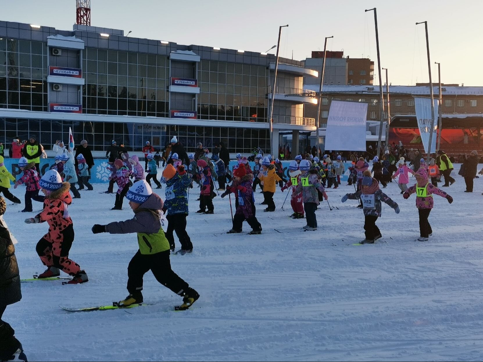 Около 5 тыс. человек вышли на "Лыжню России" в Челябинске