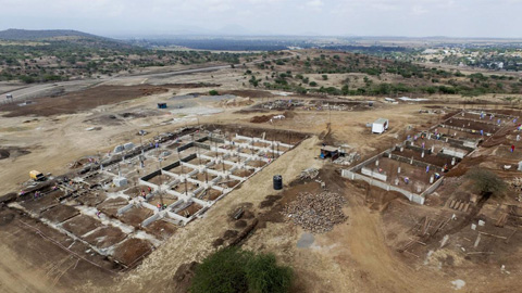 The foundation works for the office building have been completed, and are in progress for the archives, the court and the ancillary buildings. Preparation for the construction of the ground floor of the office has begun.