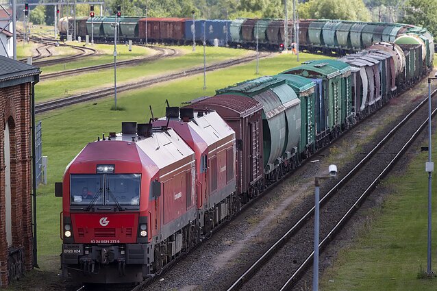 Российский грузовой поезд в Калининград идет транзитом через Литву