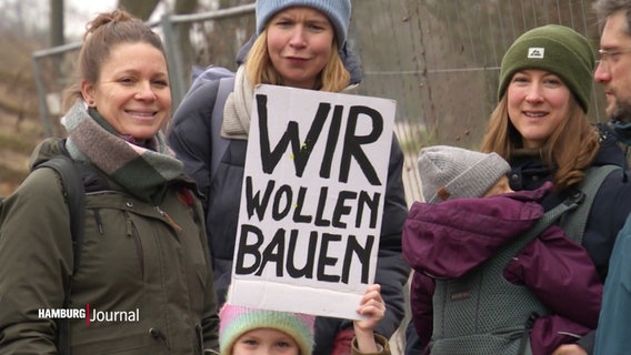 Die Mitglieder mehrerer Baugemeinschaften - vor allem junge Familien - sind von den bürokratischen Hürden rund um ihre Bauprojekte frustriert. © Screenshot 