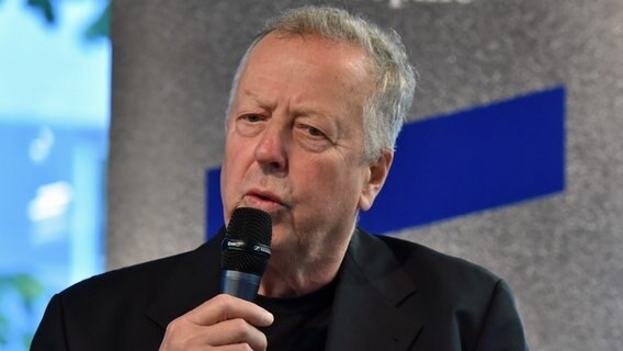 Der Autor, Germanist und Publizist Manfred Geier. © picture alliance / dpa Foto: Horst Galuschka