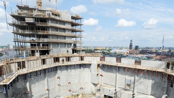 Der Große Konzertsaal der Elbphilharmonie als Baustelle © dpa 