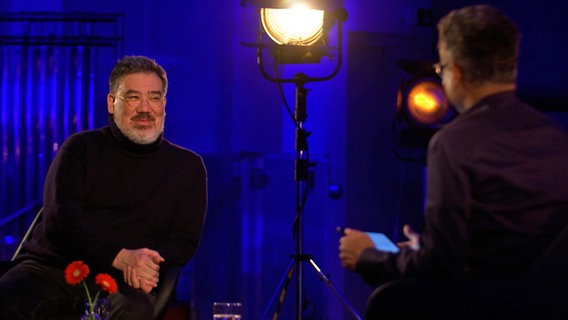 Screenshot: Alan Gilbert & Michail Paweletz about music-Videopodcast - Folge 1 © NDR EO Foto: Screenshot