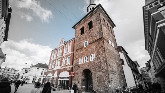 Blick auf den Lappan, das Wahrzeichen der Stadt Oldenburg. © NDR Foto: Julius Matuschik