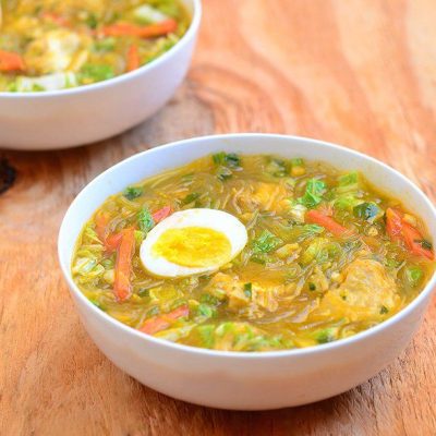 Филиппинский суп с карри и яйцом - рецепт с фото