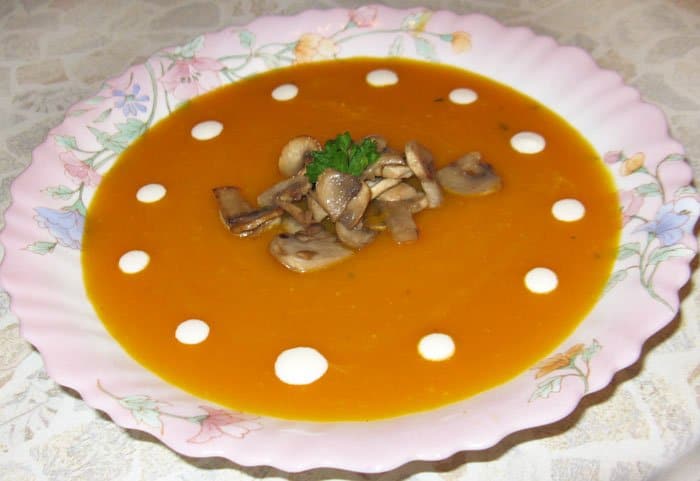 Овощной суп-пюре из тыквы с грибами - рецепт с фото