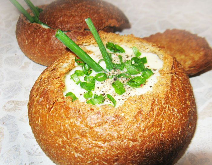 Чешский картофельный суп пюре в хлебе - рецепт с фото