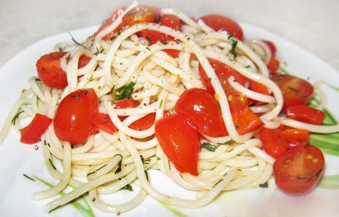 Спагетти с болгарским перцем и помидорами - рецепт с фото