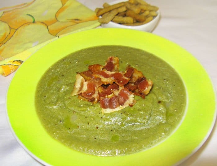 Овощной суп пюре из савойской капусты с беконом - рецепт с фото