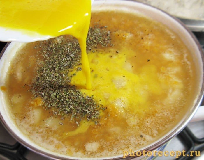 Фото рецепта - Желтый суп с чечевицей и сырым желтком - шаг 6