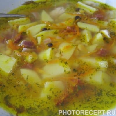 Гороховый суп с копчёной колбаской - рецепт с фото