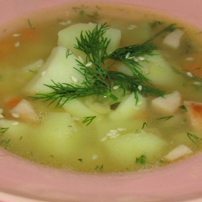 Гороховый суп с копчеными сосисками - рецепт с фото
