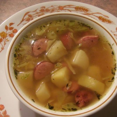 Картофельный суп с сардельками и капустой - рецепт с фото