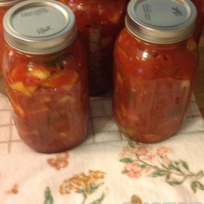 Пикантные маринованные кабачки в томатном соусе «По — быстрому» - рецепт с фото
