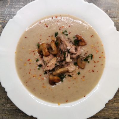 Грибной суп-пюре на курином бульоне - рецепт с фото