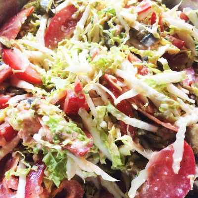 Салат с икрой из лосося - рецепт с фото