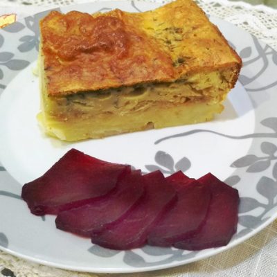 Вкуснейший картофельный пирог, запеченный с сыром и капустой - рецепт с фото