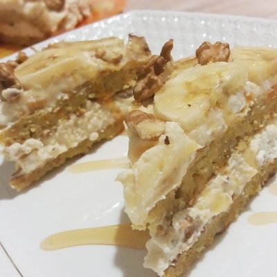 Торт из овсяноблинов с тыквой, бананом, творогом и орехами - рецепт с фото