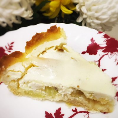Яблочный пирог под сметанным кремом - рецепт с фото