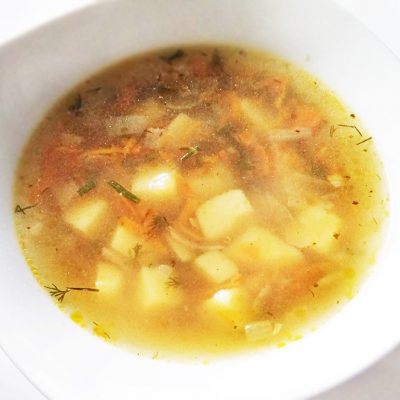 Быстрый гречневый суп на куриных ножках - рецепт с фото