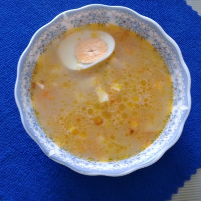 Гречневый суп на бульоне из куриных крылышек с плавленым сырком - рецепт с фото