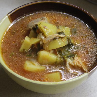 Томатный суп с курицей и щавелем - рецепт с фото